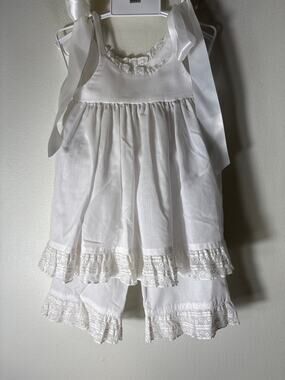 Girls Vintage Chabre White Two piece Set with Lace trim and Ribbon Ties Sz 9m